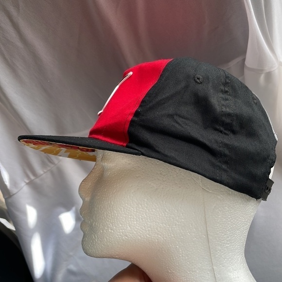 DC Comics The Flash SnapBack Baseball Hat OS - Picture 2 of 12